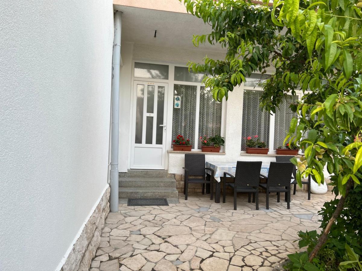Apartaments Oma & Opa Banjol Kültér fotó