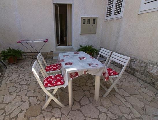 Apartaments Oma & Opa Banjol Kültér fotó