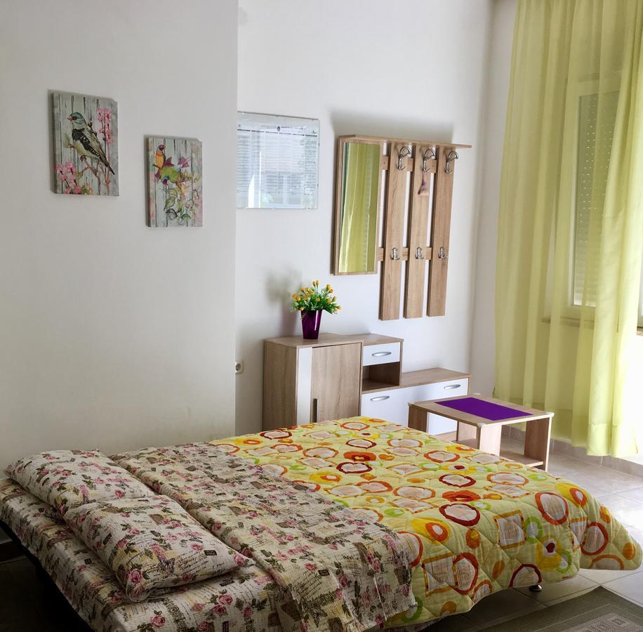 Apartaments Oma & Opa Banjol Kültér fotó