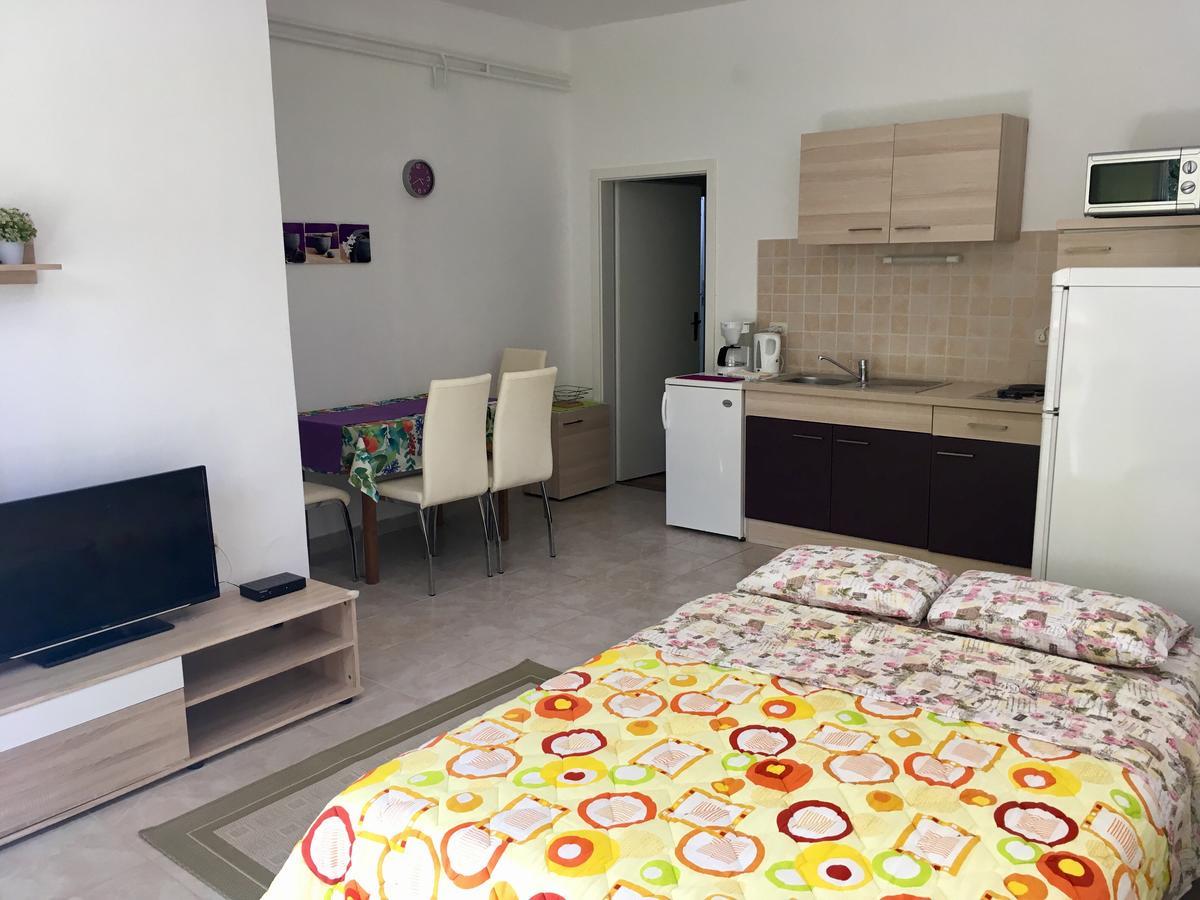 Apartaments Oma & Opa Banjol Kültér fotó