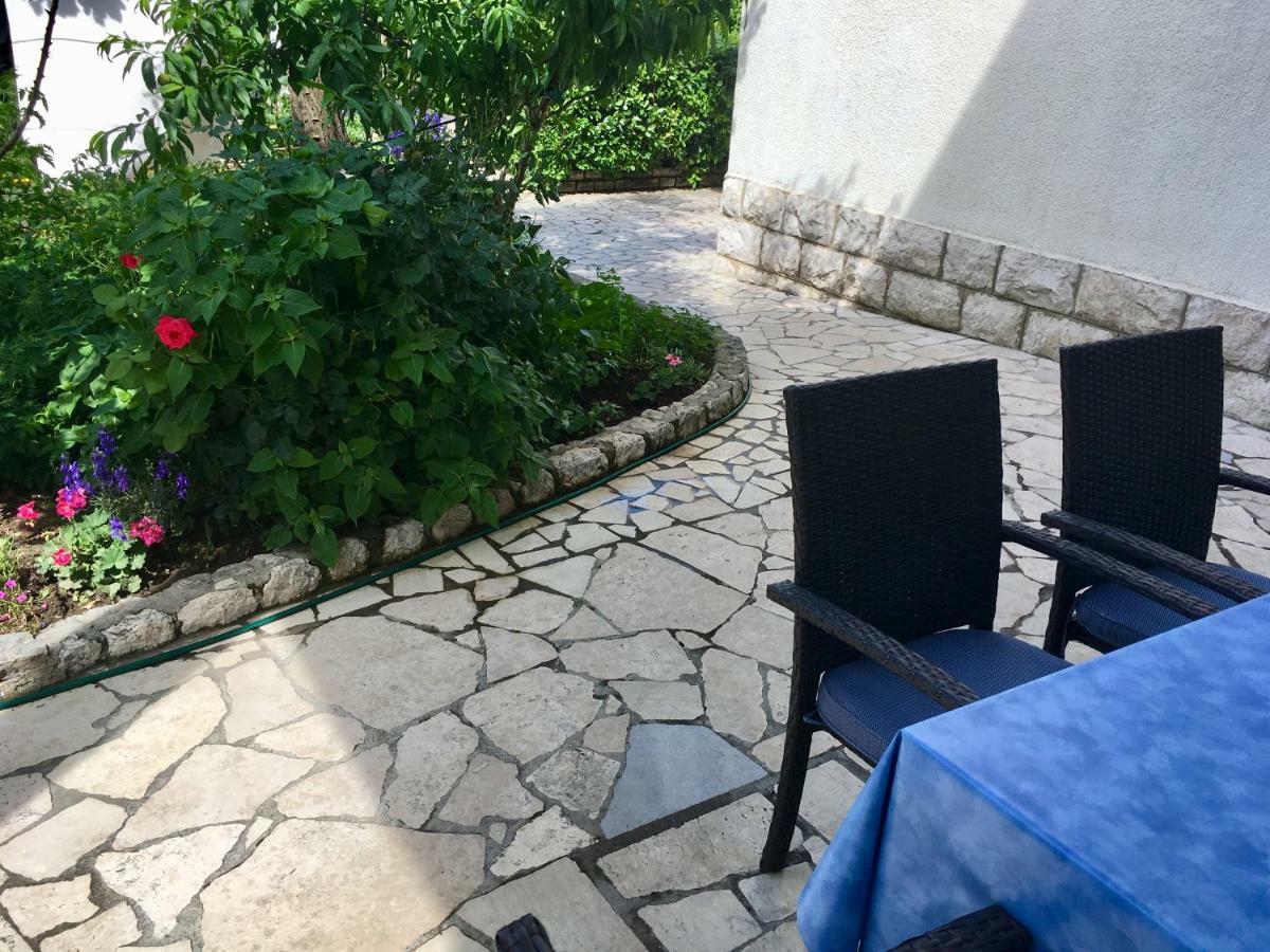 Apartaments Oma & Opa Banjol Kültér fotó